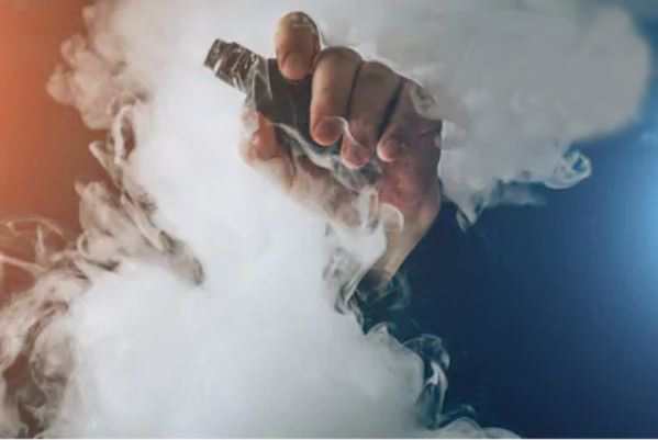 電子タバコにはどんな種類があるの？VAPE（ベイプ）ボックス型はバッテリー部分が箱のような形をしている