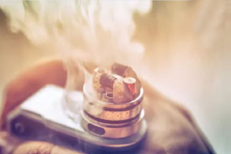加熱式タバコとVAPEの違いは何？煙（水蒸気）を出す仕組み